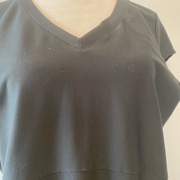 L. L. Bean black V-Neck Exercise Dress women's medium knee length short sleeve - Picture 3 of 11